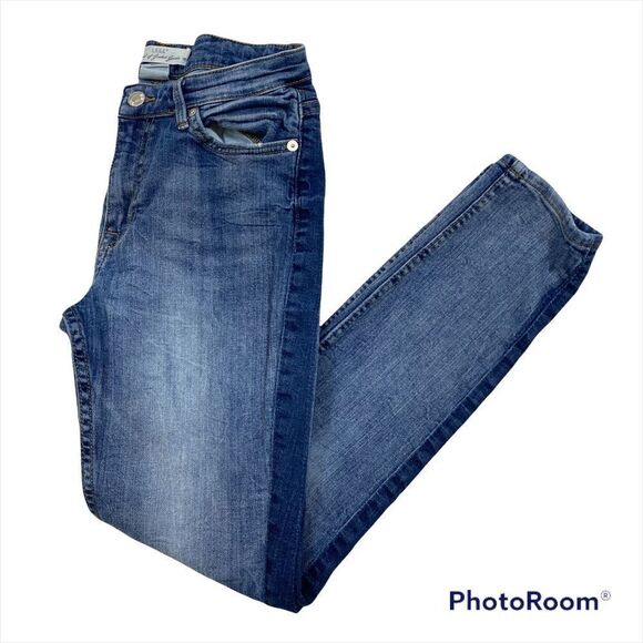 L.O.G.G. Brand High Rise Denim Jeans Size 6, Dark Stripe on Each Side - Picture 5 of 10